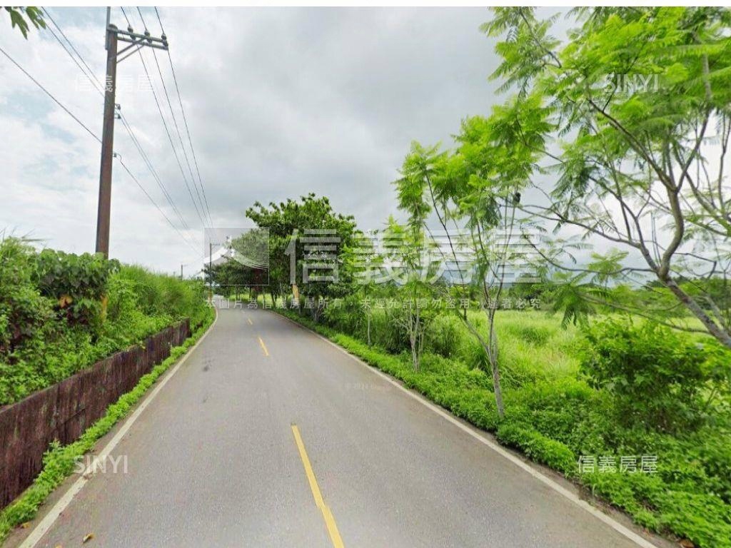 臨路方正農地約９１８坪房屋室內格局與周邊環境