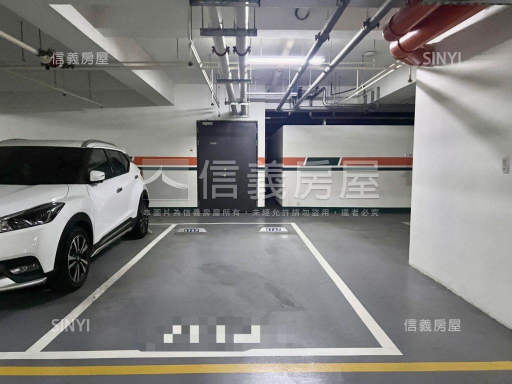 德鑫傳世高樓三房平車房屋室內格局與周邊環境