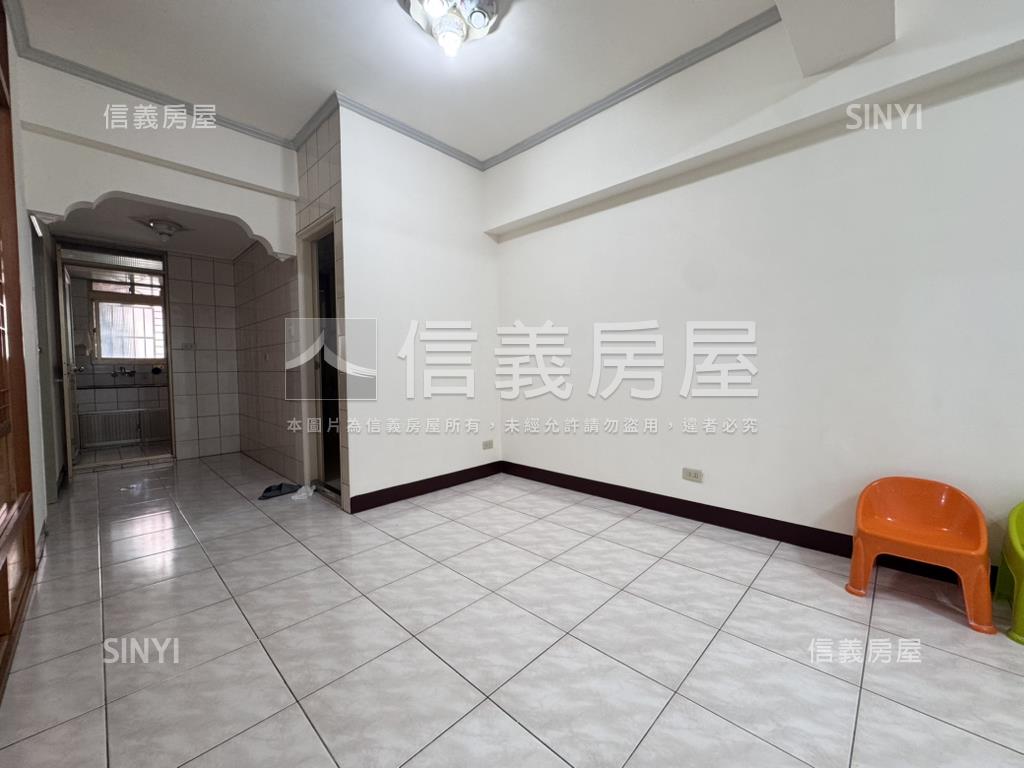 五華街電梯美三房房屋室內格局與周邊環境