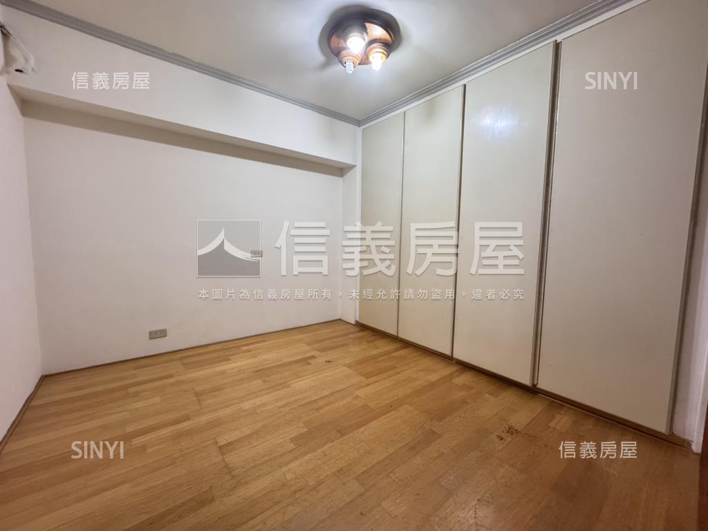 五華街電梯美三房房屋室內格局與周邊環境