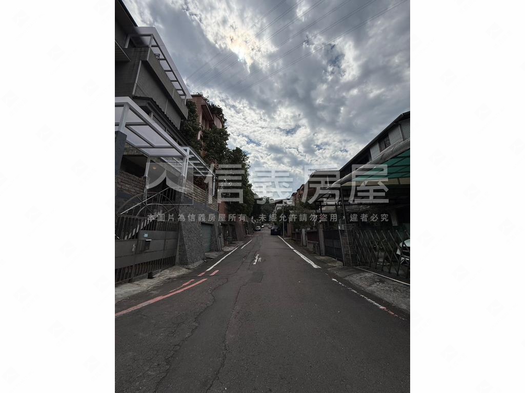 邊間明亮綠意幽靜白馬山莊房屋室內格局與周邊環境
