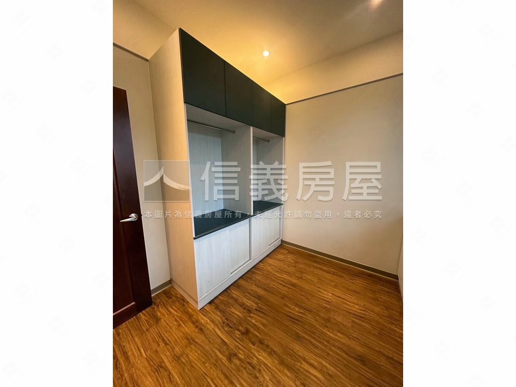 中路高樓裝潢兩房車位房屋室內格局與周邊環境