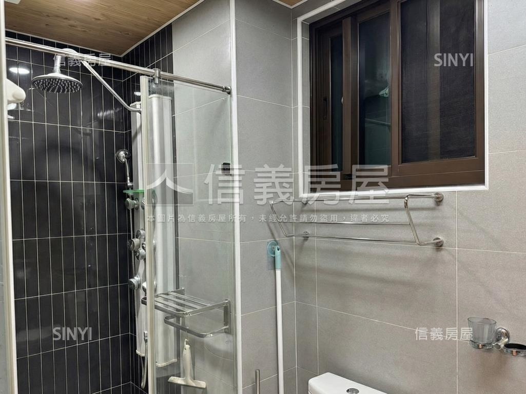 中路高樓裝潢兩房車位房屋室內格局與周邊環境