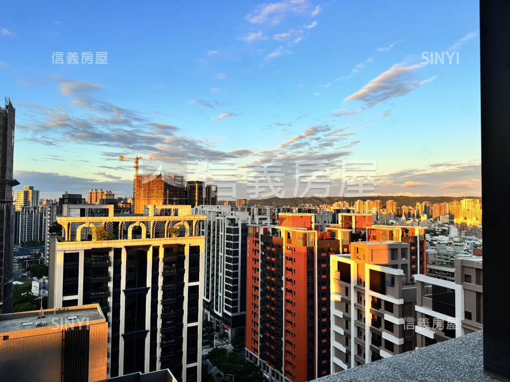 中路高樓裝潢兩房車位房屋室內格局與周邊環境