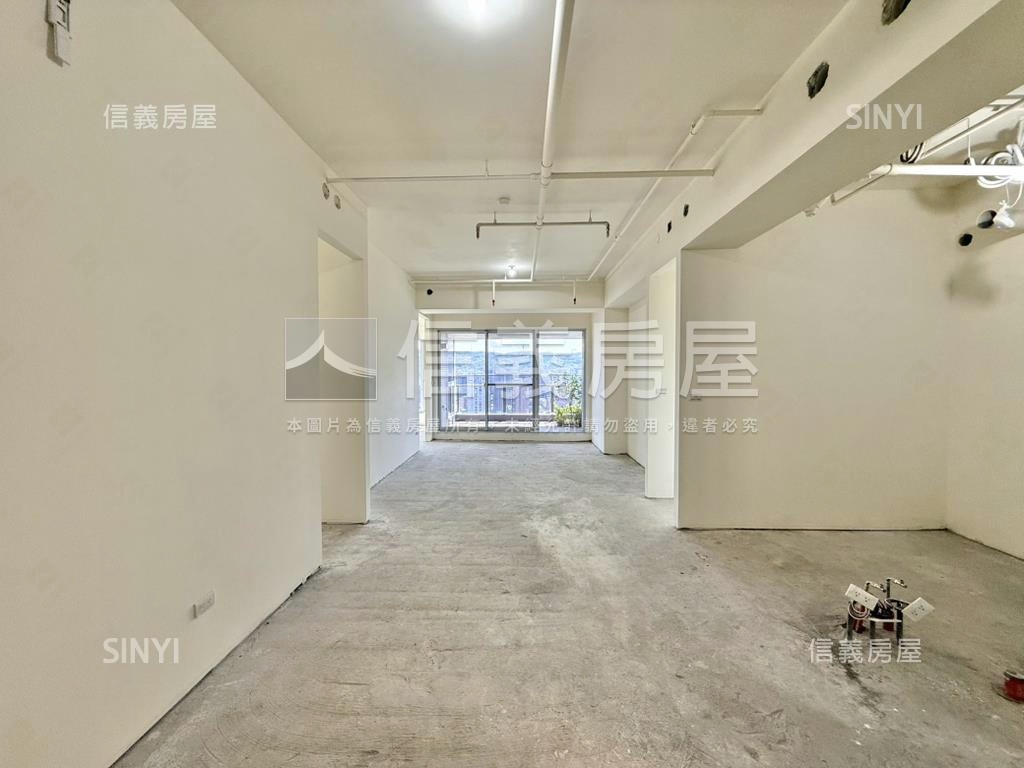 東騰青一四房車位房屋室內格局與周邊環境