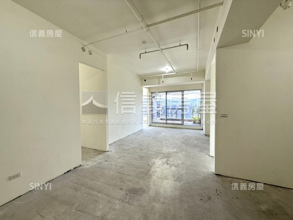 東騰青一四房車位房屋室內格局與周邊環境