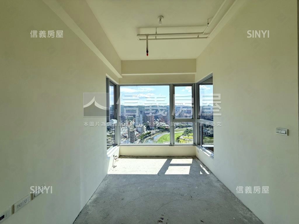 東騰青一四房車位房屋室內格局與周邊環境