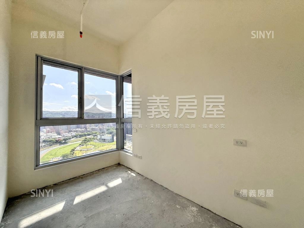東騰青一四房車位房屋室內格局與周邊環境