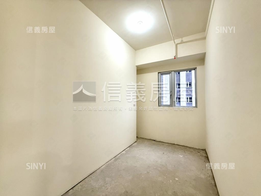 東騰青一四房車位房屋室內格局與周邊環境