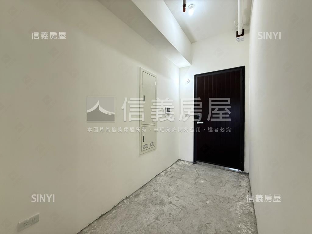 東騰青一四房車位房屋室內格局與周邊環境