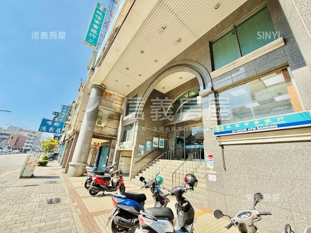 高雄臨路大面寬金店舖房屋室內格局與周邊環境