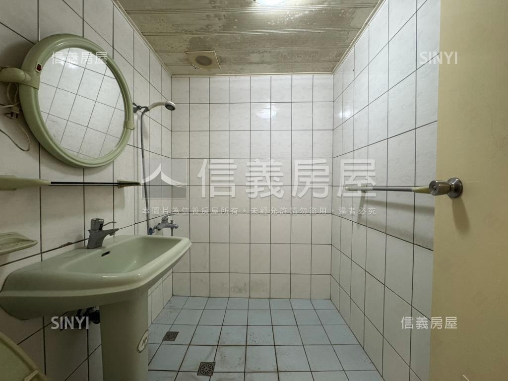 近交流道附平車位房屋室內格局與周邊環境