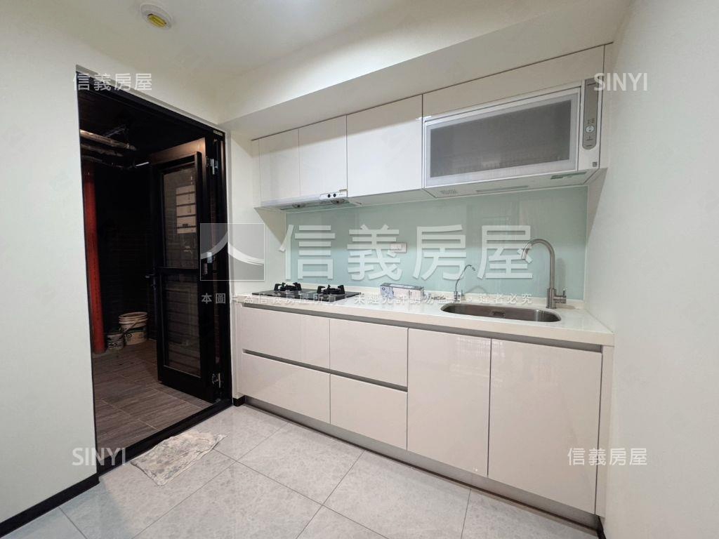 桃園車站★邊間露臺美宅房屋室內格局與周邊環境