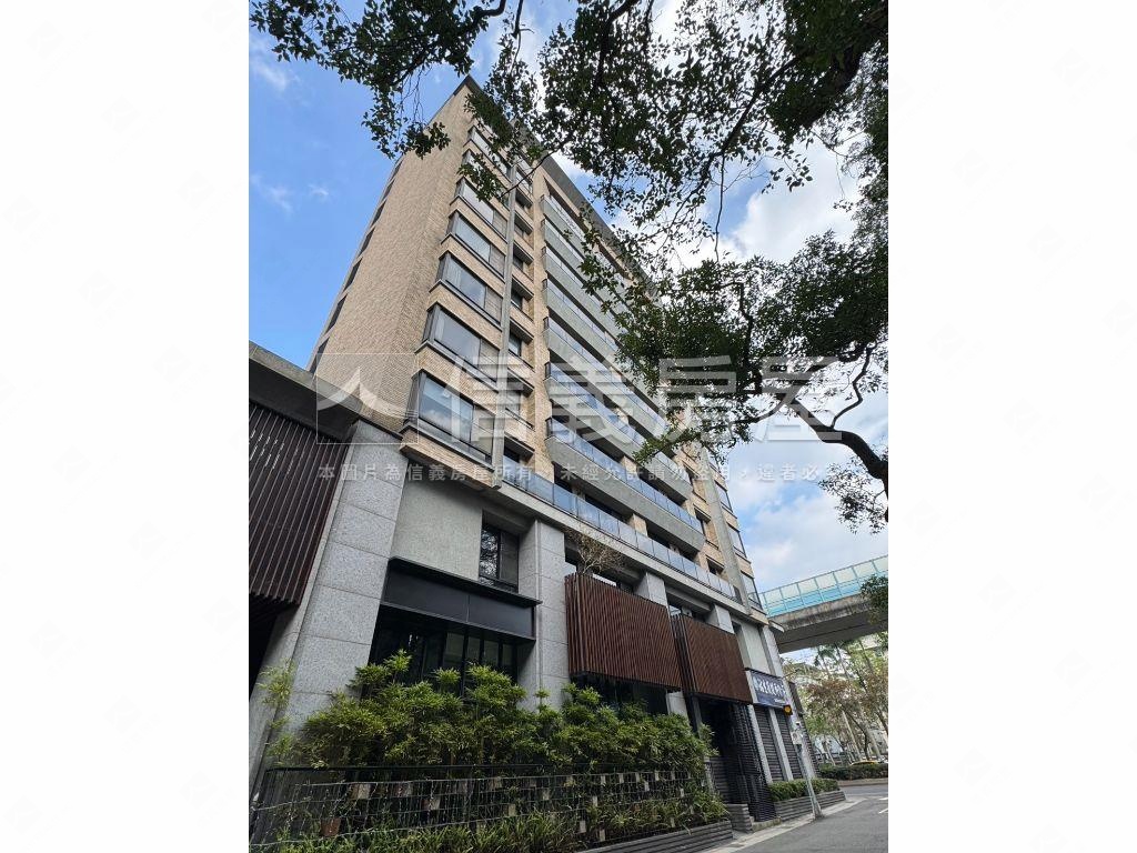 東騰明湖居四房車位房屋室內格局與周邊環境