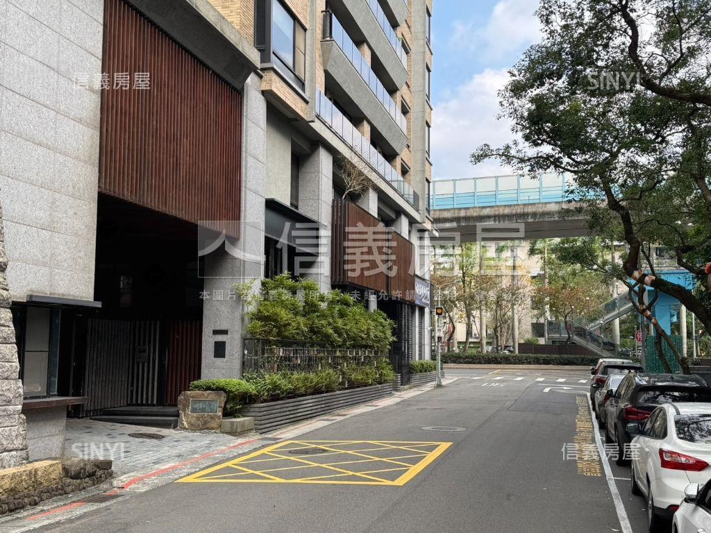 東騰明湖居四房車位房屋室內格局與周邊環境