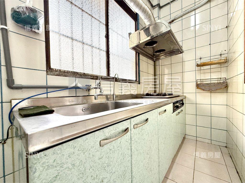 永安國小臨路透天房屋室內格局與周邊環境