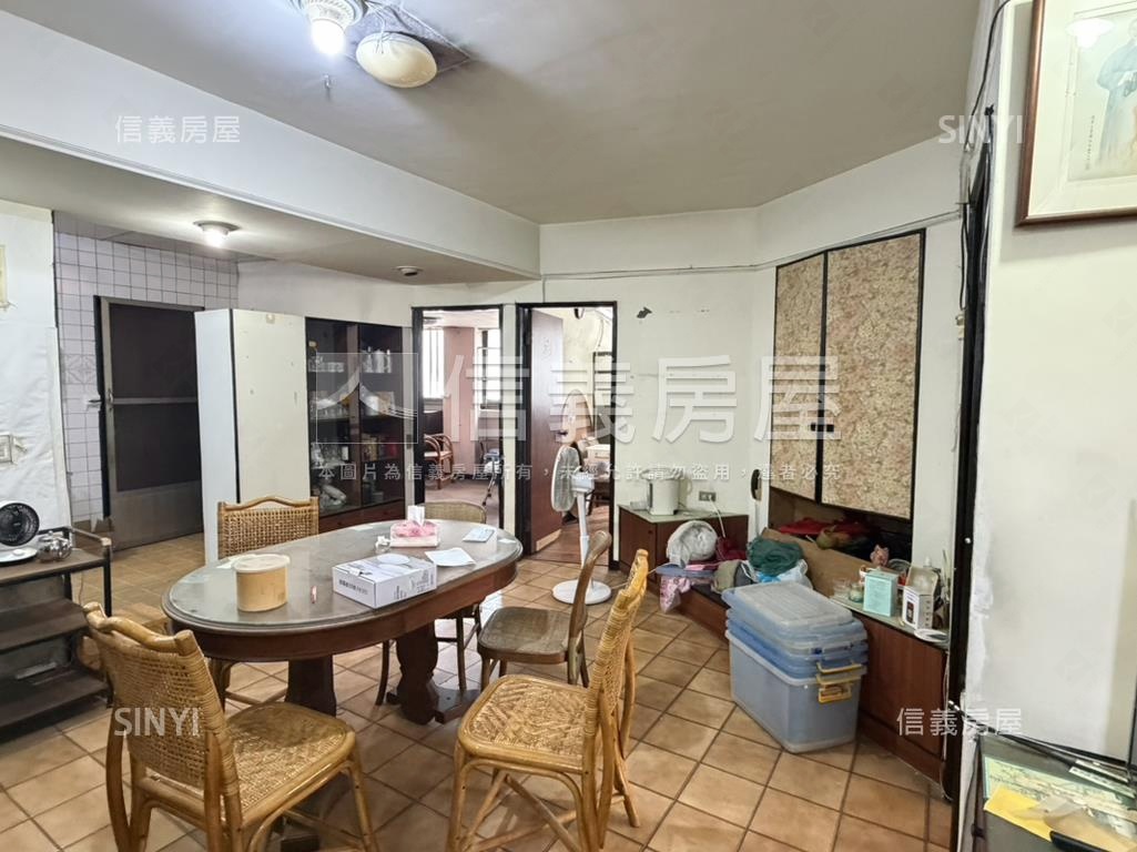 華廈邊間採光大空間房屋室內格局與周邊環境