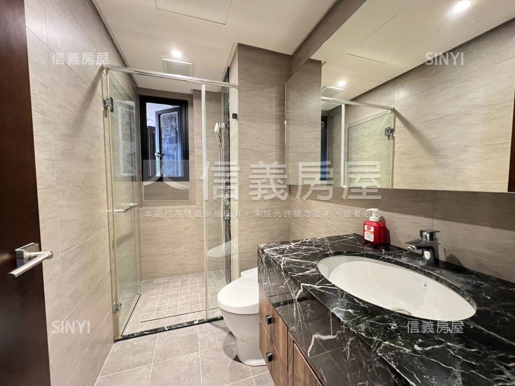 雙橡園１８１２帝王視野戶房屋室內格局與周邊環境