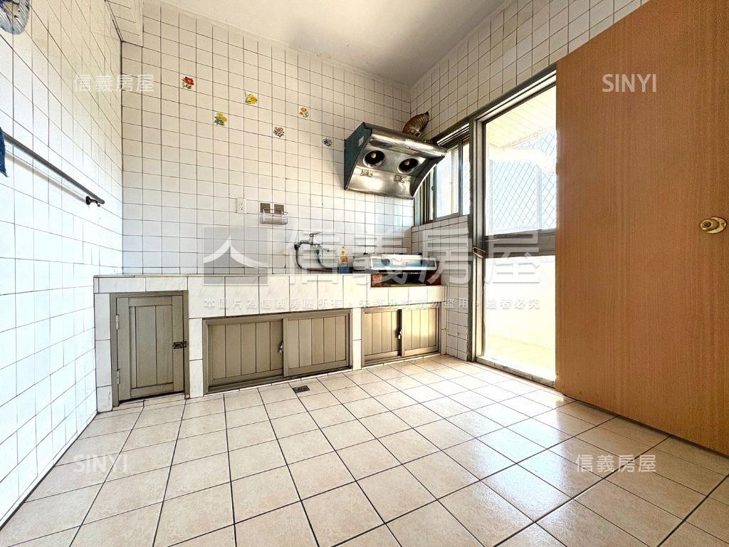 中山邊間採光３樓房屋室內格局與周邊環境