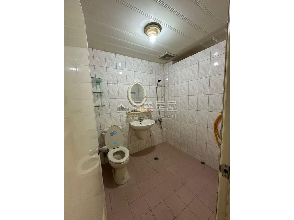 七張站旁邊間採光三房美寓房屋室內格局與周邊環境
