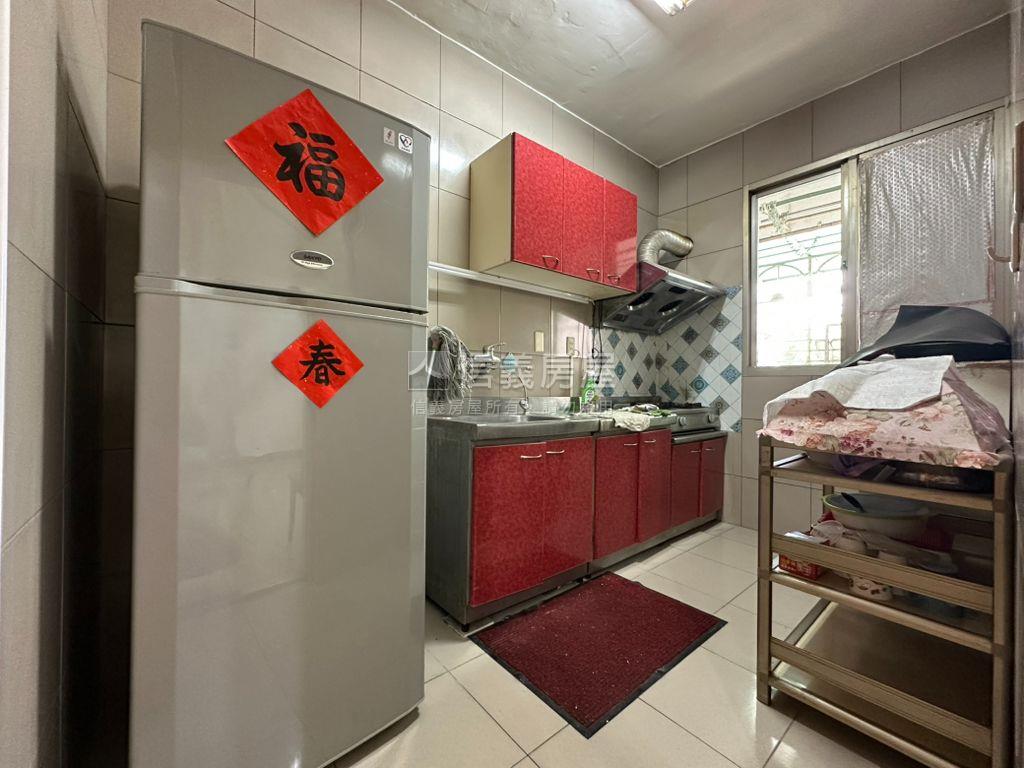 七張站旁邊間採光三房美寓房屋室內格局與周邊環境