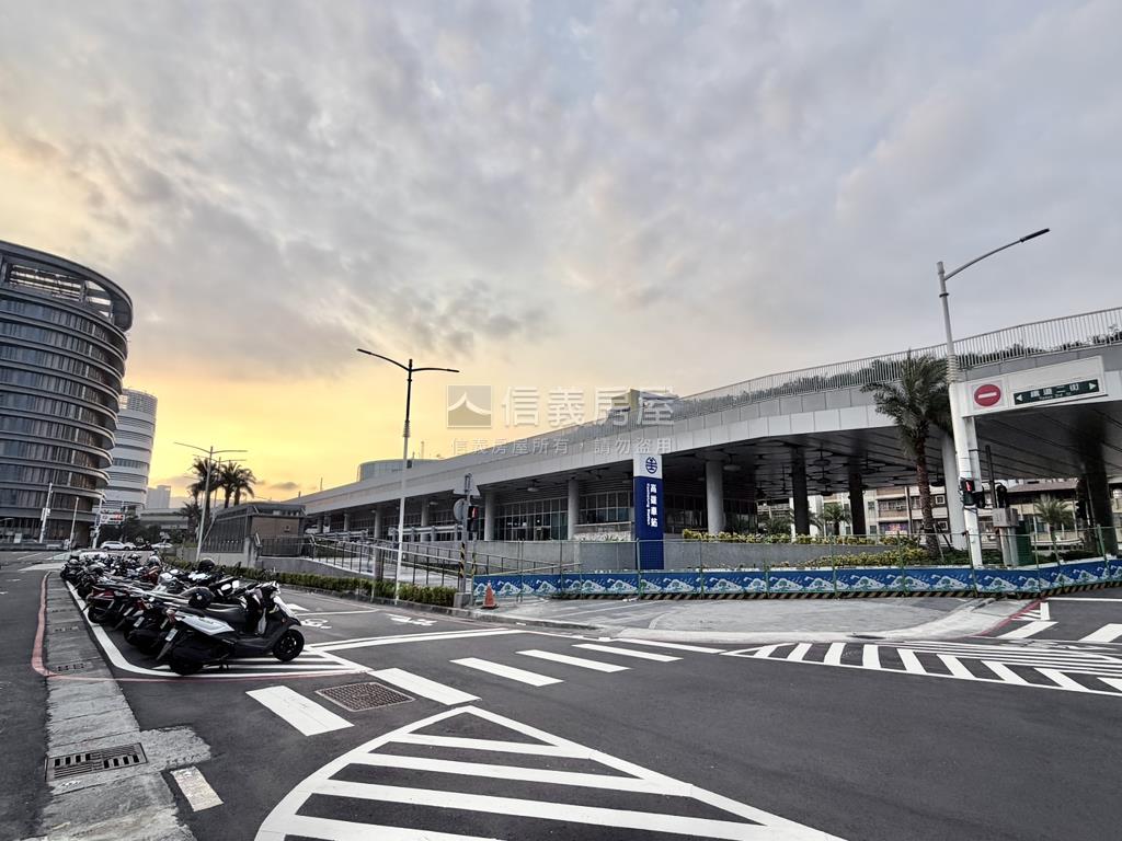 高雄車站旁近綠園道透天房屋室內格局與周邊環境