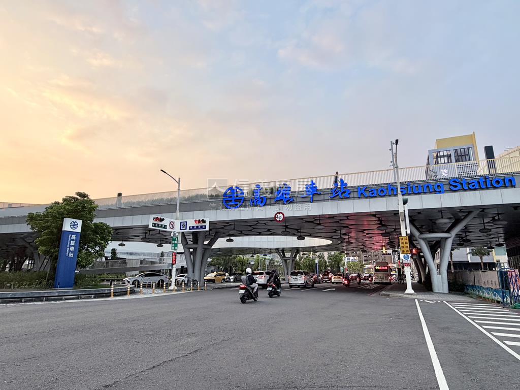 高雄車站旁近綠園道透天房屋室內格局與周邊環境