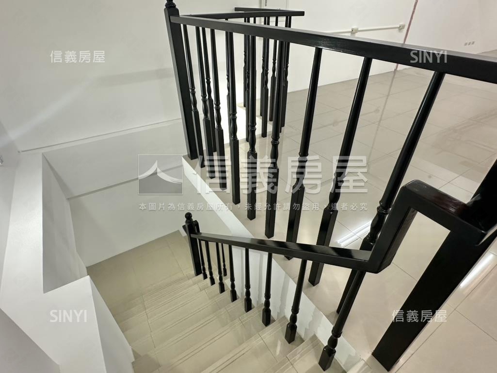 總太聚作雙平車邊間店面房屋室內格局與周邊環境