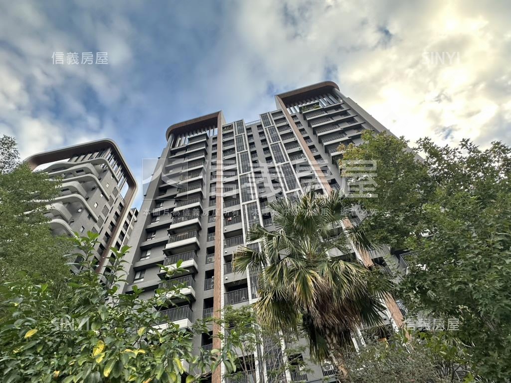 總太聚作雙平車邊間店面房屋室內格局與周邊環境