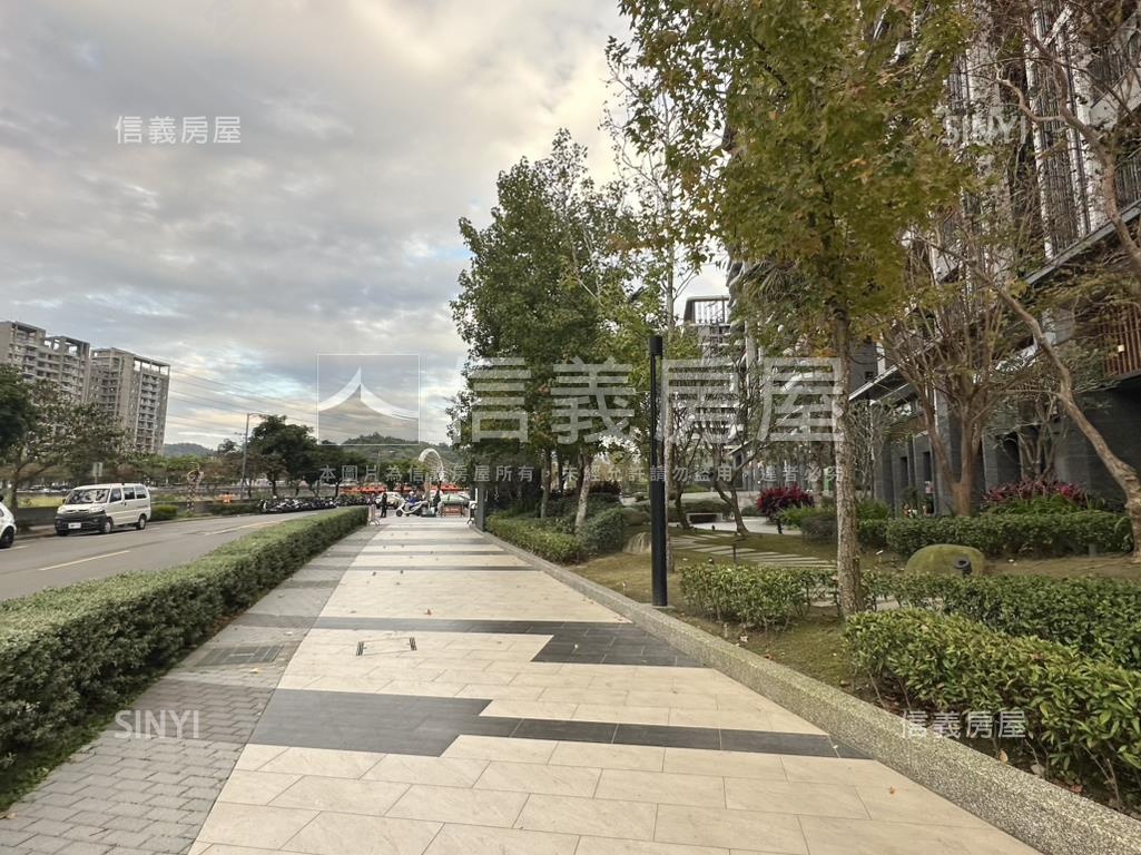 總太聚作雙平車邊間店面房屋室內格局與周邊環境