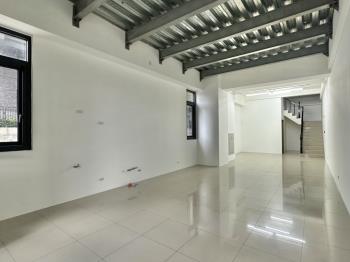 總太聚作雙平車邊間店面