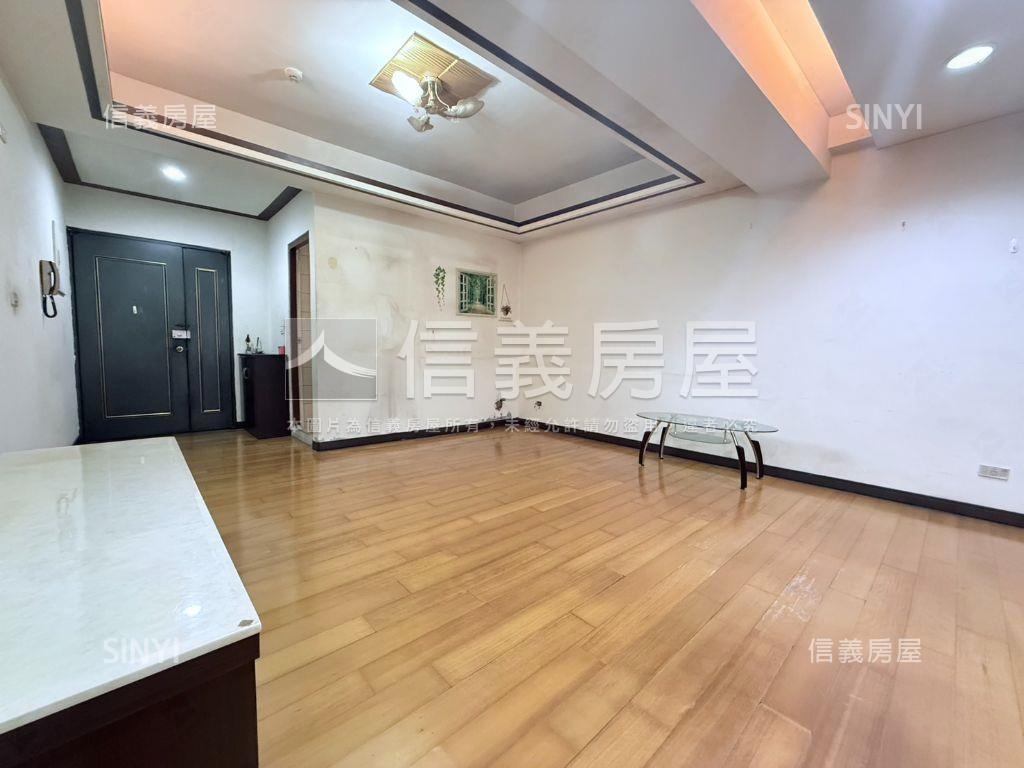 新案！逢甲商圈正一房一廳房屋室內格局與周邊環境