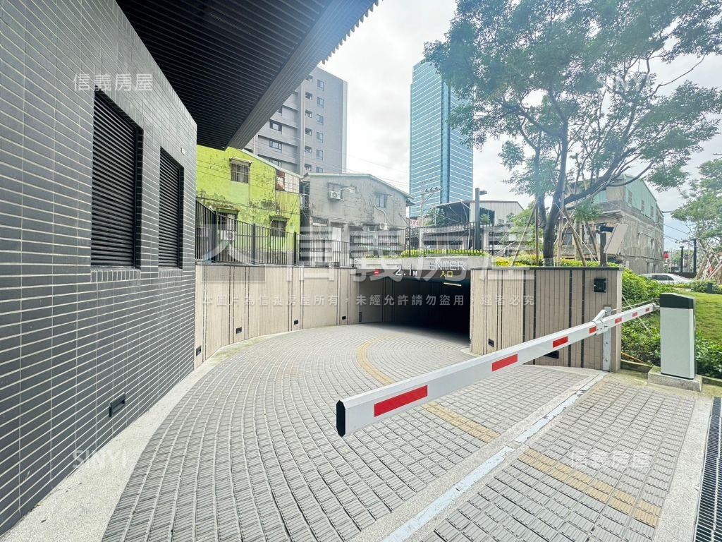 靓。全新２房坡平車位房屋室內格局與周邊環境