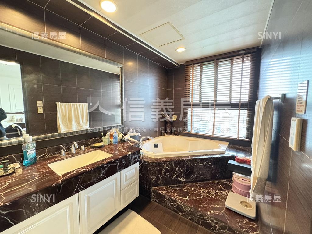 國艷公園首排景觀３房平車房屋室內格局與周邊環境