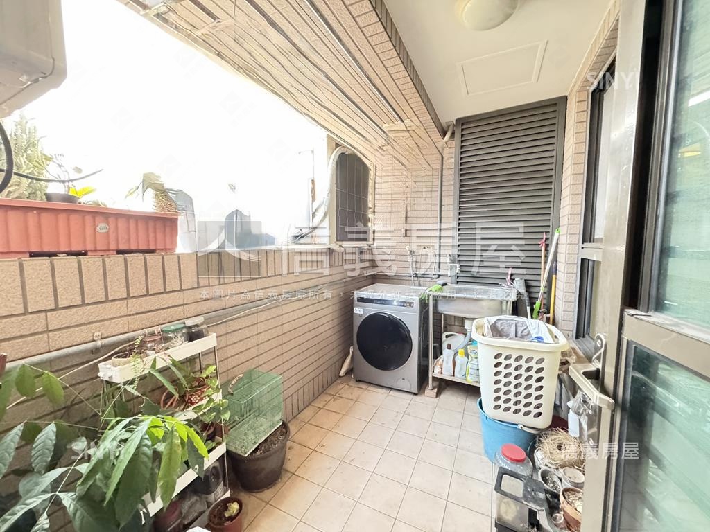 國艷公園首排景觀３房平車房屋室內格局與周邊環境