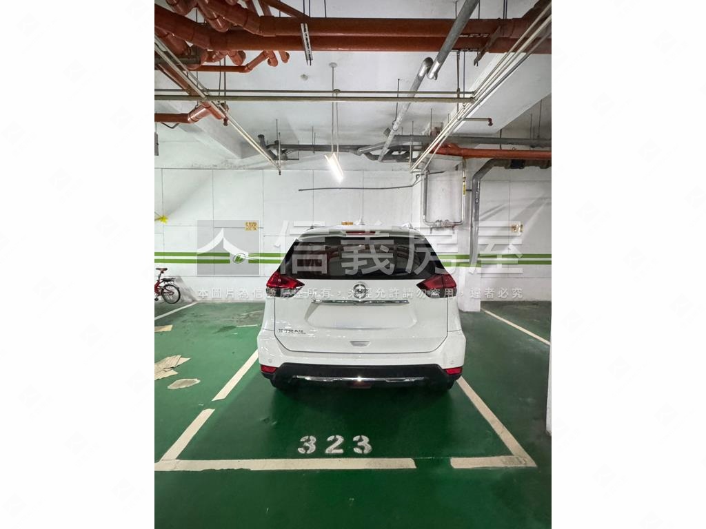 國艷公園首排景觀３房平車房屋室內格局與周邊環境