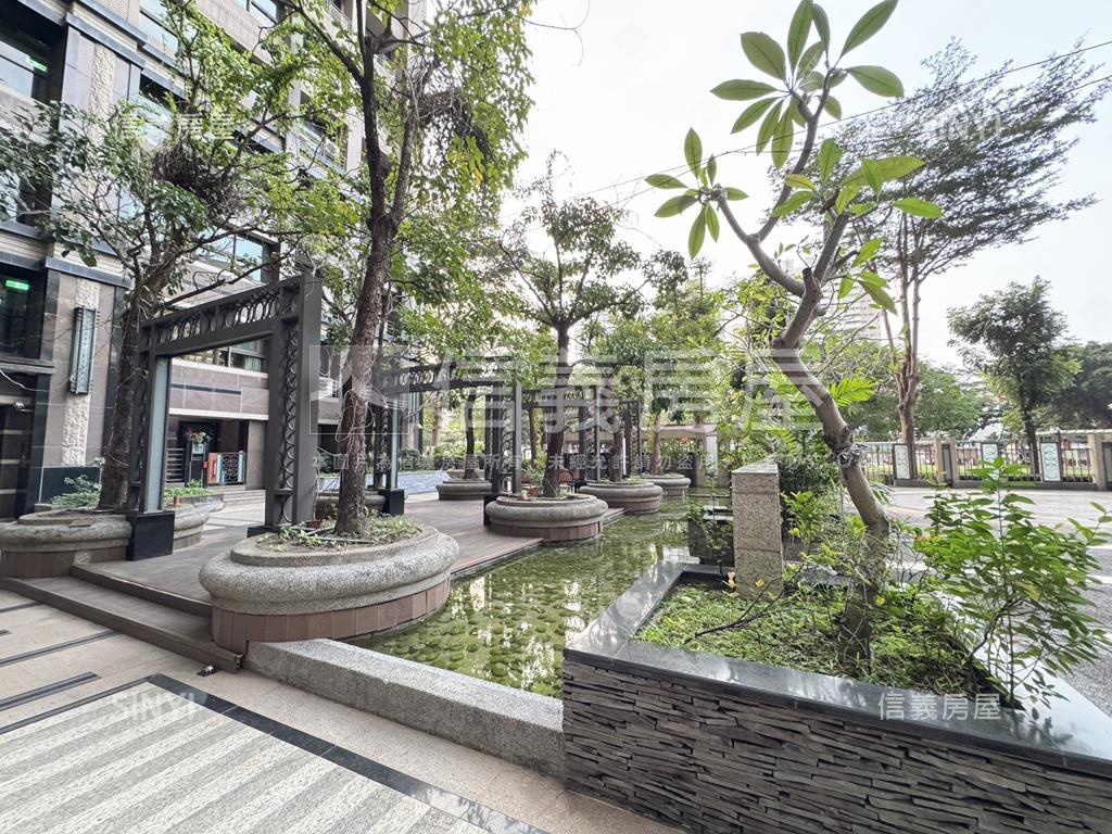 國艷公園首排景觀３房平車房屋室內格局與周邊環境