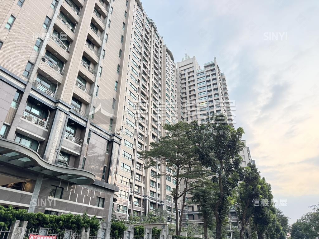 國艷公園首排景觀３房平車房屋室內格局與周邊環境