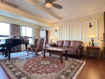 國艷公園首排景觀３房平車