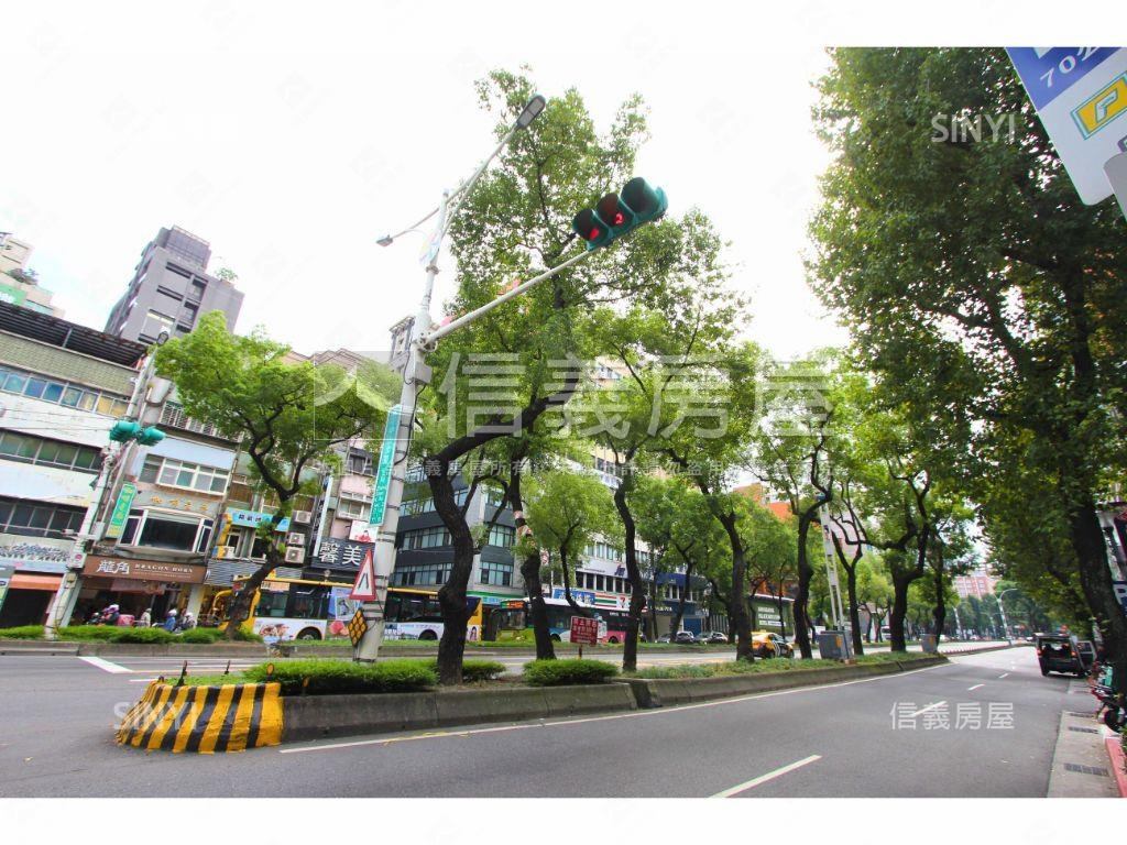 【昀集柏寓】２房坡平車位房屋室內格局與周邊環境