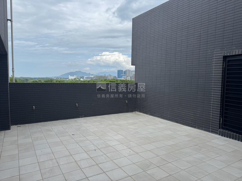 養樂多三房車位露台戶房屋室內格局與周邊環境
