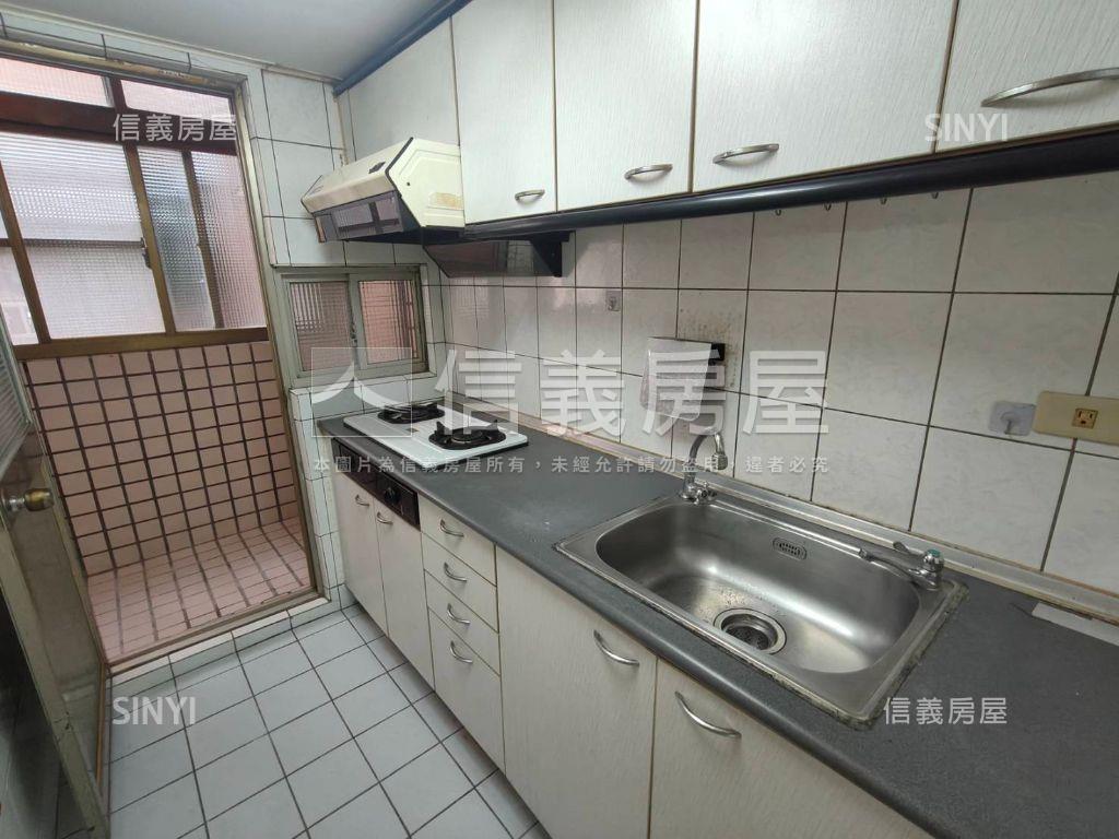 專任未來體育園美兩房房屋室內格局與周邊環境