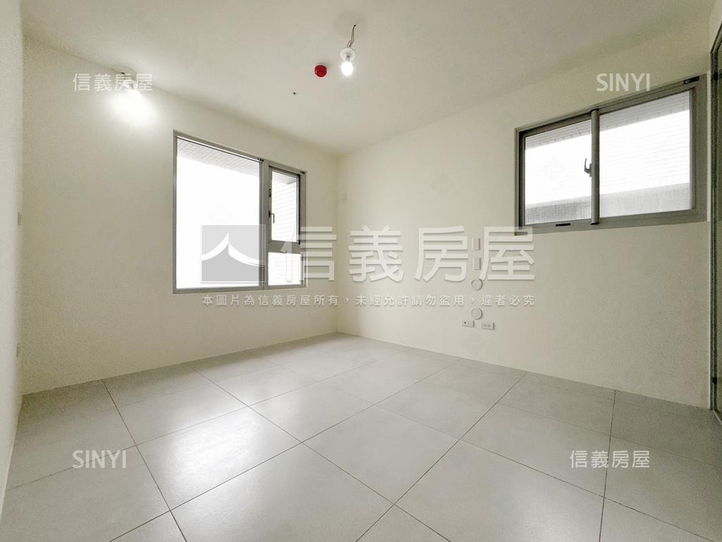 高大特區·海景大兩房平車房屋室內格局與周邊環境