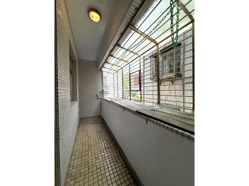 邊間三房公寓房屋室內格局與周邊環境