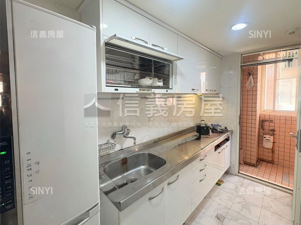 大興敦煌後棟精美三房房屋室內格局與周邊環境