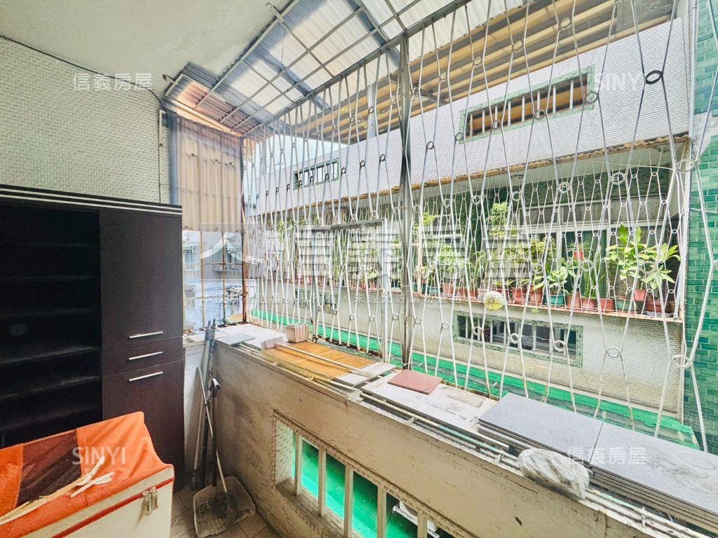 近捷運三面採光寓房屋室內格局與周邊環境