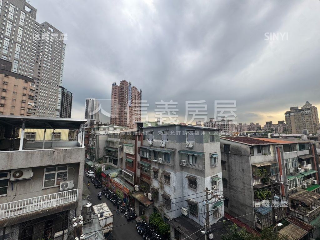 近捷運三面採光寓房屋室內格局與周邊環境