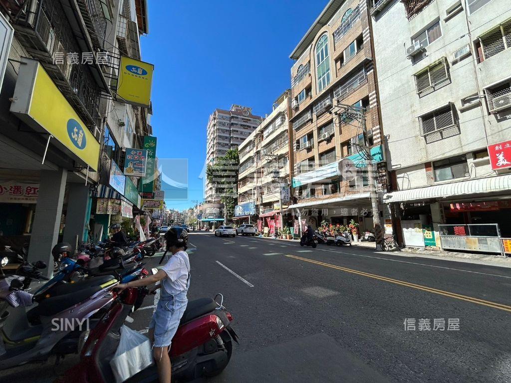 凹子底熱鬧面寬金店面房屋室內格局與周邊環境