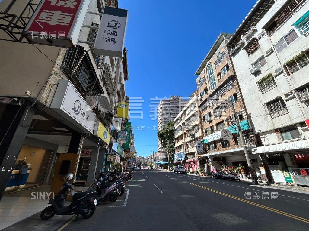 凹子底熱鬧面寬金店面房屋室內格局與周邊環境