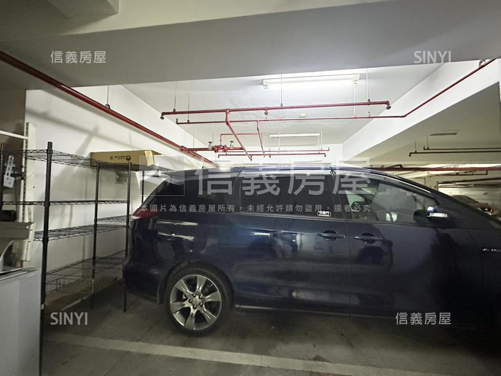 近松山萬象大樓平面車位房屋室內格局與周邊環境
